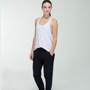 LULULEMON 105 F SINGLET SILVER TOP